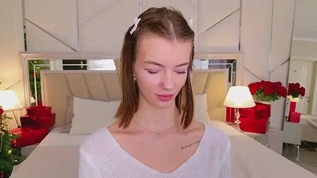 MeganMour online show from December 4, 2025, 5:01 pm