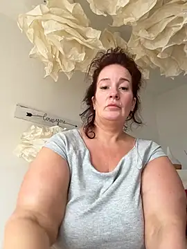 Engel mia online show from May 10, 2026, 9:24 am