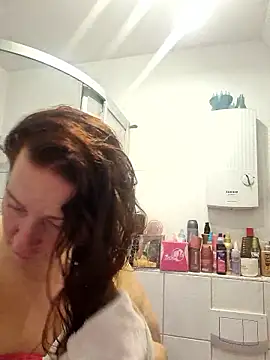 Snapshot of Engel_mia chatting on January 18, 2026, 10:29 am Engel mia online show from January 18, 2026, 10:29 am