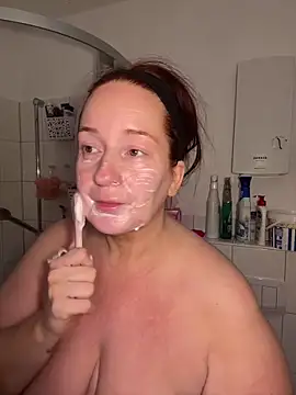 Engel mia online show from October 7, 2025, 1:34 pm