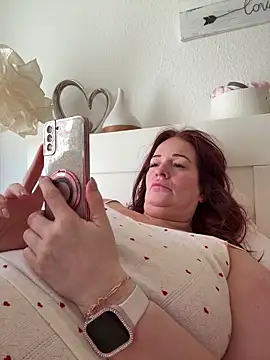 Snapshot of Engel_mia chatting on February 15, 2026, 8:57 am Engel mia online show from February 15, 2026, 8:57 am