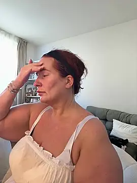 Snapshot of Engel_mia chatting on February 7, 2026, 12:13 pm Engel mia online show from February 7, 2026, 12:13 pm