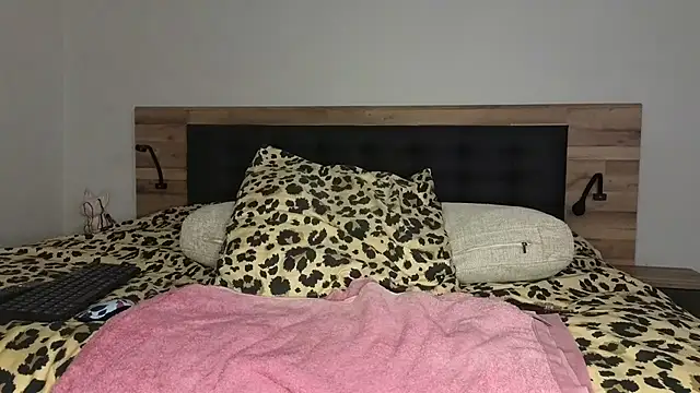 vera jim online show from November 18, 2025, 7:44 am