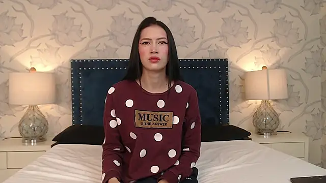 sara17  online show from September 22, 2025, 8:15 pm