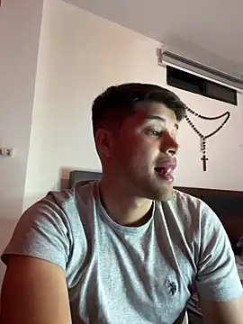 emiliano177 online show from December 11, 2024, 4:18 am