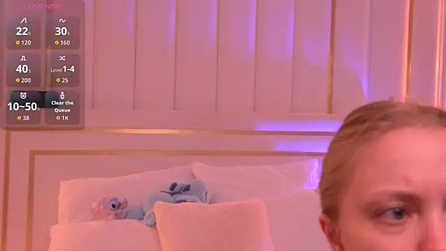 Snapshot of DorisHell chatting on September 9, 2025, 6:17 pm DorisHell online show from September 9, 2025, 6:17 pm