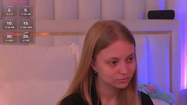 Snapshot of DorisHell chatting on September 12, 2025, 6:07 pm DorisHell online show from September 12, 2025, 6:07 pm