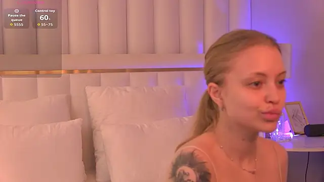 Snapshot of DorisHell chatting on September 26, 2025, 3:13 am DorisHell online show from September 26, 2025, 3:13 am