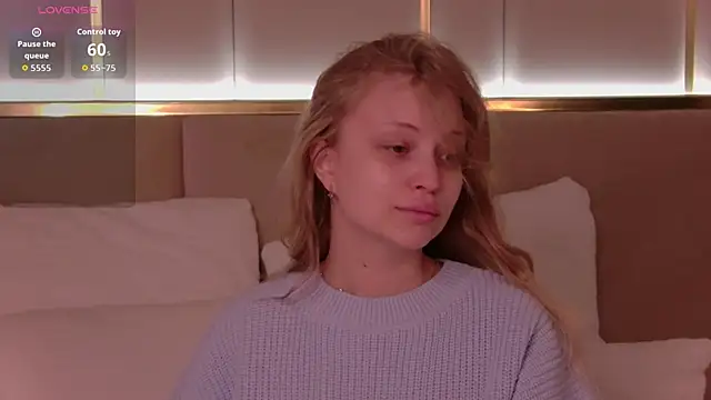 Snapshot of DorisHell chatting on October 1, 2025, 3:22 am DorisHell online show from October 1, 2025, 3:22 am