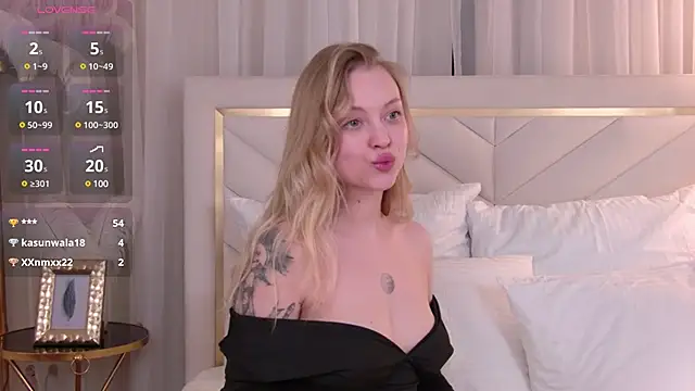 Snapshot of DorisHell chatting on March 6, 2025, 9:09 pm DorisHell online show from March 6, 2025, 9:09 pm