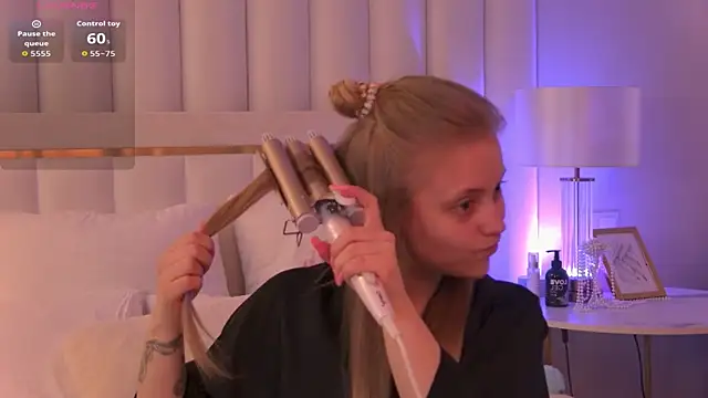 Snapshot of DorisHell chatting on September 30, 2025, 3:01 am DorisHell online show from September 30, 2025, 3:01 am