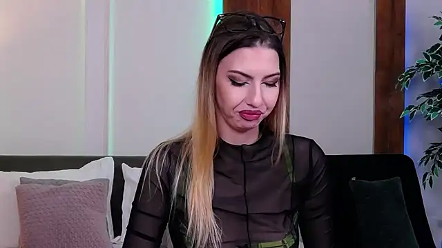 SkylerSpark online show from September 25, 2025, 6:58 pm