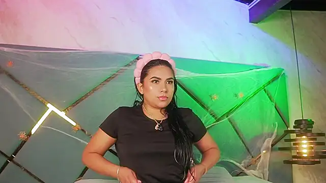 Snapshot of giorgia_13 chatting on October 30, 2025, 3:05 am giorgia 13 online show from October 30, 2025, 3:05 am