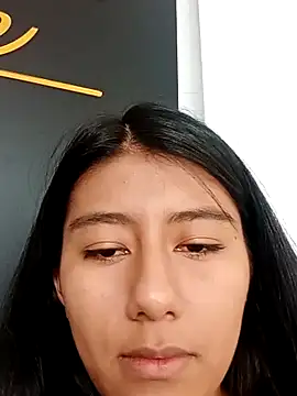 CarlaAlvez online show from March 3, 2025, 4:05 pm