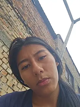 CarlaAlvez online show from February 19, 2026, 7:00 pm