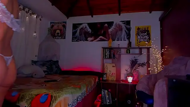 cuteweed420 online show from February 18, 2025, 7:21 am