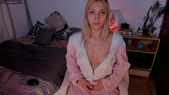 cuteweed420 online show from January 6, 2026, 3:10 am