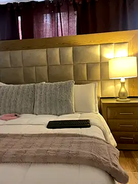 Sweet and caramel online show from December 4, 2025, 3:00 pm