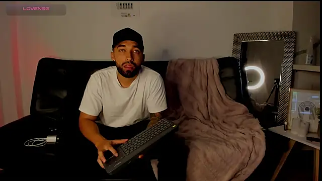 Sweet and caramel online show from March 11, 2025, 9:37 pm