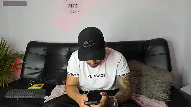 Sweet and caramel online show from February 5, 2025, 10:44 pm