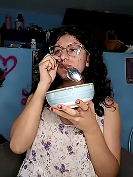 LoveElectra online show from March 20, 2025, 1:04 pm