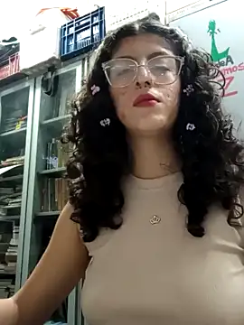 LoveElectra online show from February 6, 2025, 11:15 pm