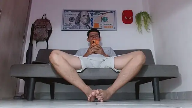 Snapshot of boss_of_cash chatting on May 22, 2026, 2:04 pm boss of cash online show from May 22, 2026, 2:04 pm