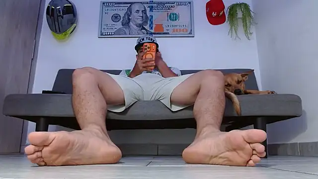 Snapshot of boss_of_cash chatting on May 4, 2026, 3:32 am boss of cash online show from May 4, 2026, 3:32 am