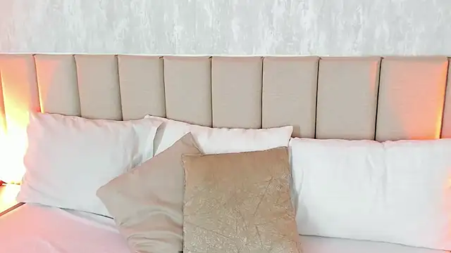 Michell Wallker online show from February 17, 2025, 7:12 pm