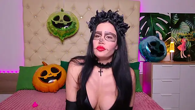 KattieSims online show from October 30, 2025, 5:32 pm