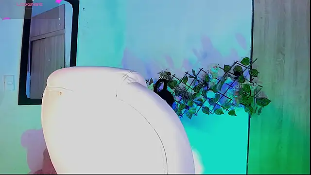 Samuel Hilton online show from April 5, 2026, 8:32 am