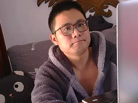 866532 online show from January 2, 2025, 6:40 am