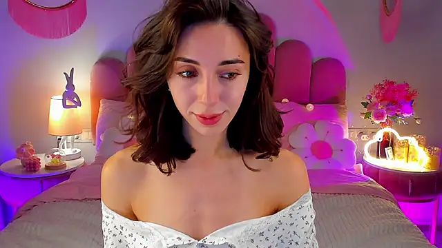 ElsaYoung online show from September 26, 2025, 7:32 pm