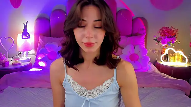 ElsaYoung online show from November 20, 2025, 7:47 pm