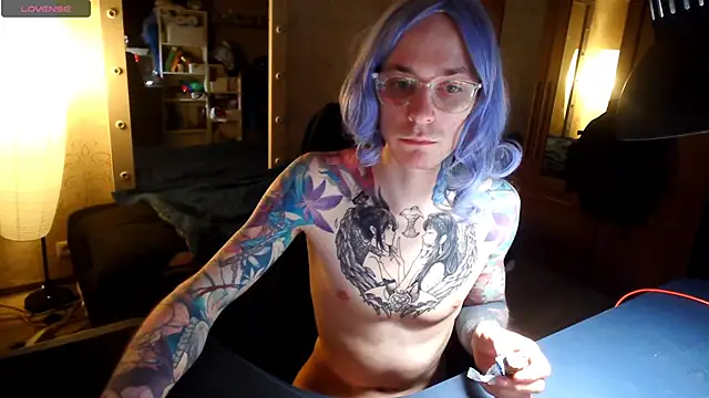 Julia dolls online show from April 7, 2026, 7:04 pm