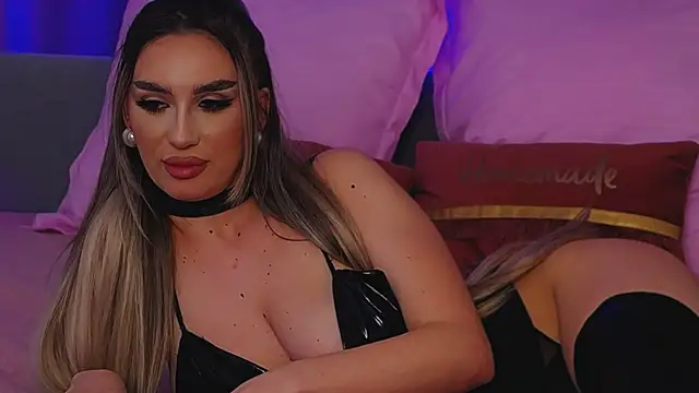 FelyJolie online show from March 5, 2025, 2:45 pm