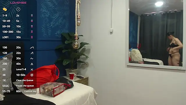 sasi luna online show from October 30, 2025, 2:58 pm