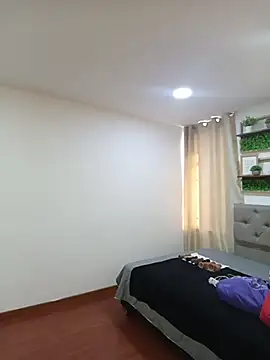 sasi luna online show from April 18, 2026, 1:24 pm