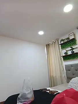 sasi luna online show from March 6, 2026, 2:23 pm