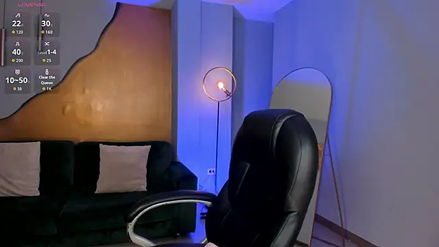 Snapshot of MiaFarrell_ chatting on October 20, 2025, 6:30 pm MiaFarrell online show from October 20, 2025, 6:30 pm