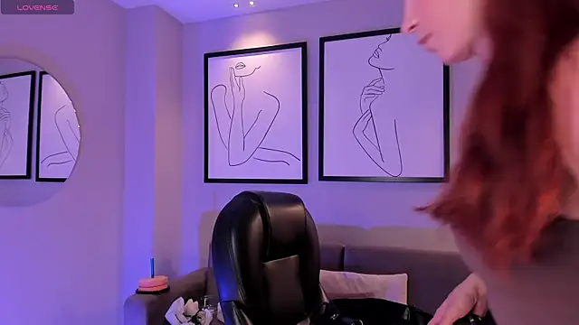 Snapshot of MiaFarrell_ chatting on November 7, 2025, 6:01 pm MiaFarrell online show from November 7, 2025, 6:01 pm