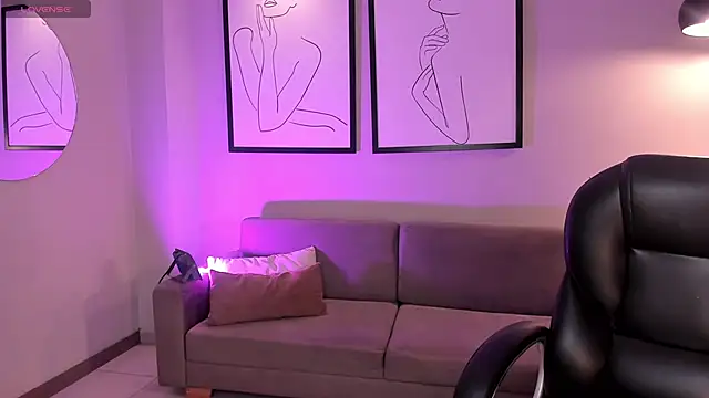 BellaCarteer  online show from November 5, 2025, 1:03 pm