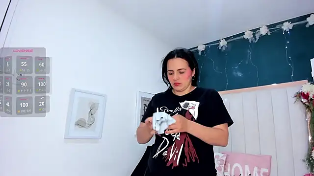 Snapshot of africa_holmes chatting on November 23, 2025, 2:10 am africa holmes online show from November 23, 2025, 2:10 am