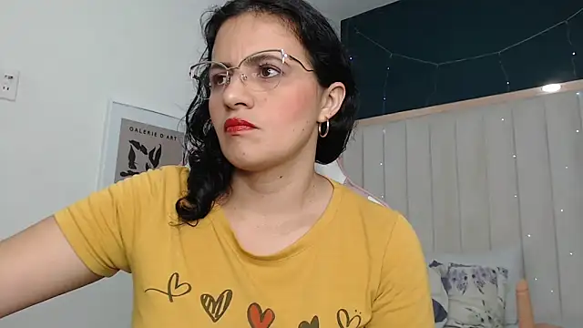 Snapshot of africa_holmes chatting on March 21, 2025, 1:45 am africa holmes online show from March 21, 2025, 1:45 am