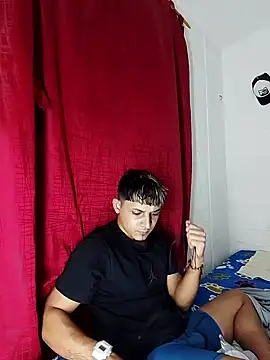 Snapshot of Boy_romeooo chatting on December 13, 2024, 1:04 am Boy romeooo online show from December 13, 2024, 1:04 am