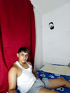 Snapshot of Boy_romeooo chatting on December 13, 2024, 9:20 pm Boy romeooo online show from December 13, 2024, 9:20 pm