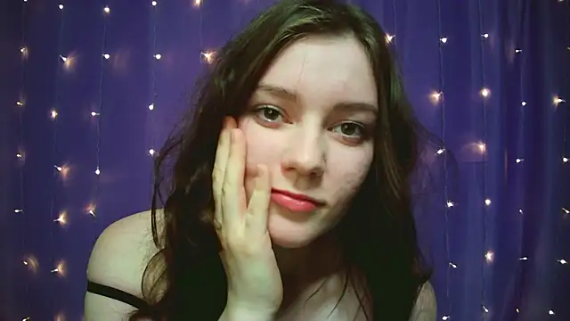 Lana  Cute  online show from November 29, 2025, 1:22 pm