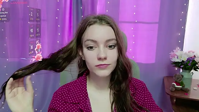 Lana  Cute  online show from April 20, 2026, 2:29 pm