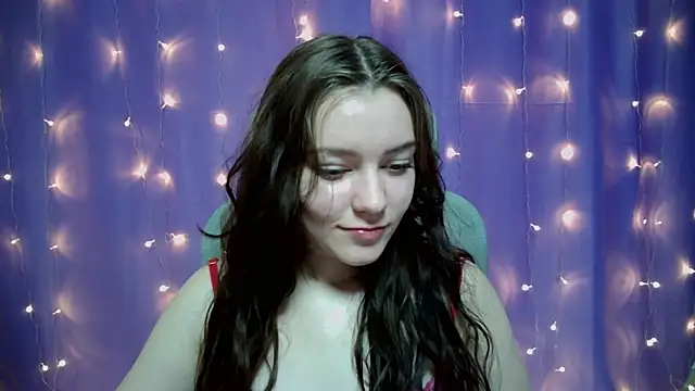 Lana  Cute  online show from December 3, 2025, 12:48 pm