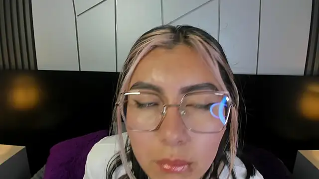 mila mendoza online show from January 19, 2025, 7:37 pm